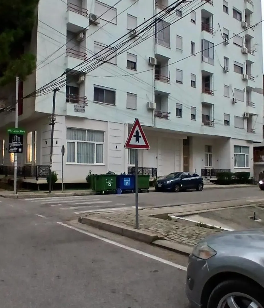 Apartment Giorgio'S Apartmant On The Sea Durres